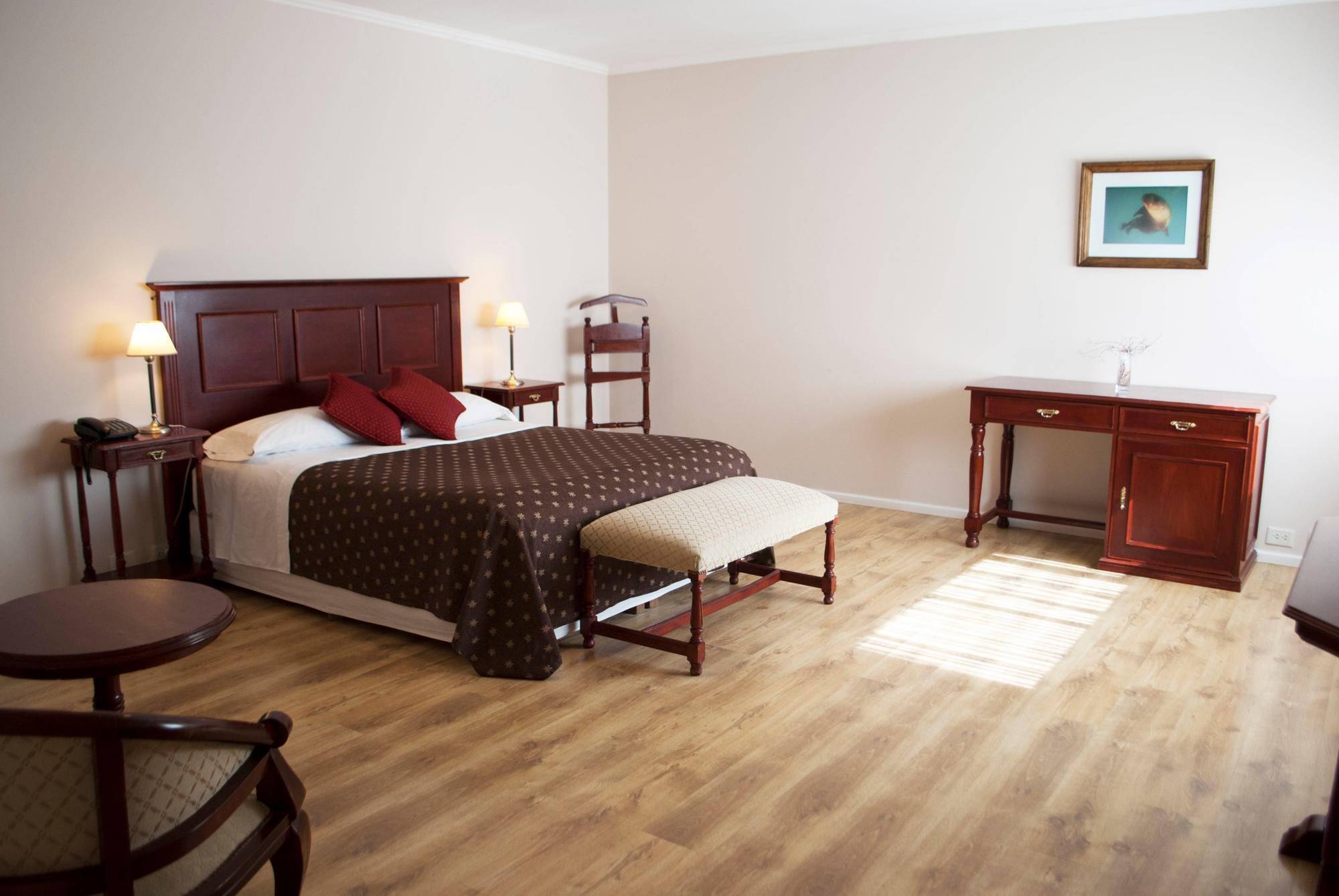 Hotel Gran Madryn Пуэрто-Мадрин Экстерьер фото